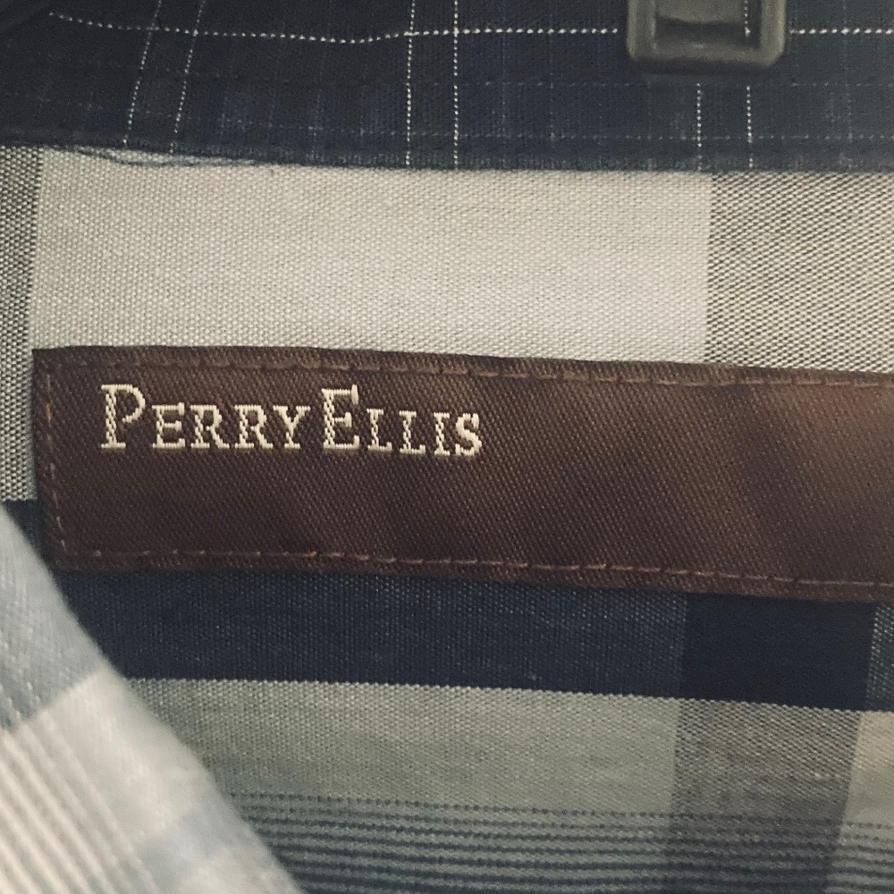 Perry Ellis long sleeve button down shirt, Size XL - Picture 4 of 4